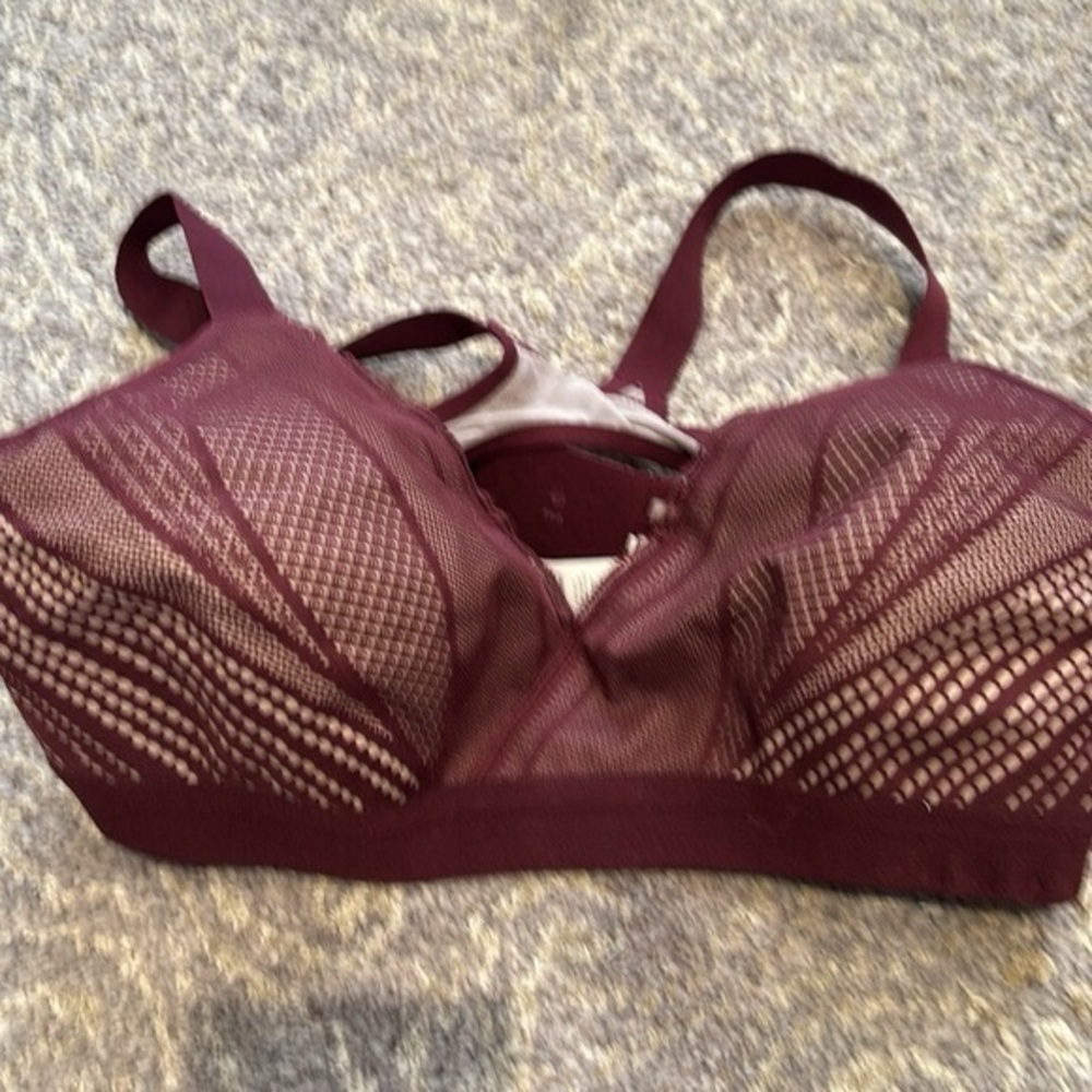 Lululemon Athletica Burgundy Bra Or Sports Bra In 36d Nwot